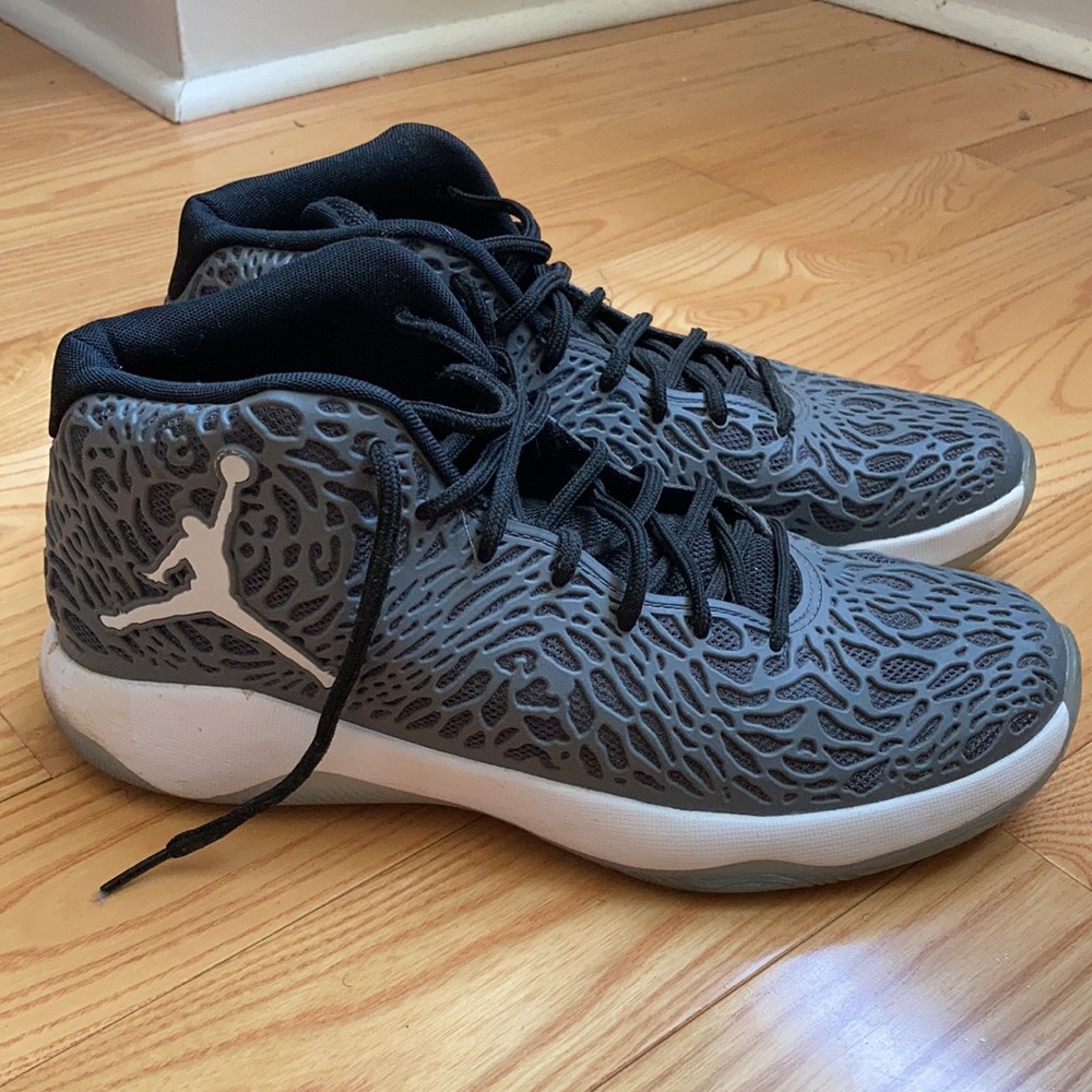 NIKE Air Jordan Ultra Fly Cool Grey/White/Black